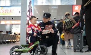 佳木斯铁路公安处开展全民国家安全教育日宣传活动