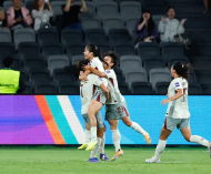 雨夜逆转朝鲜队 中国女足亚洲杯三连胜进八强